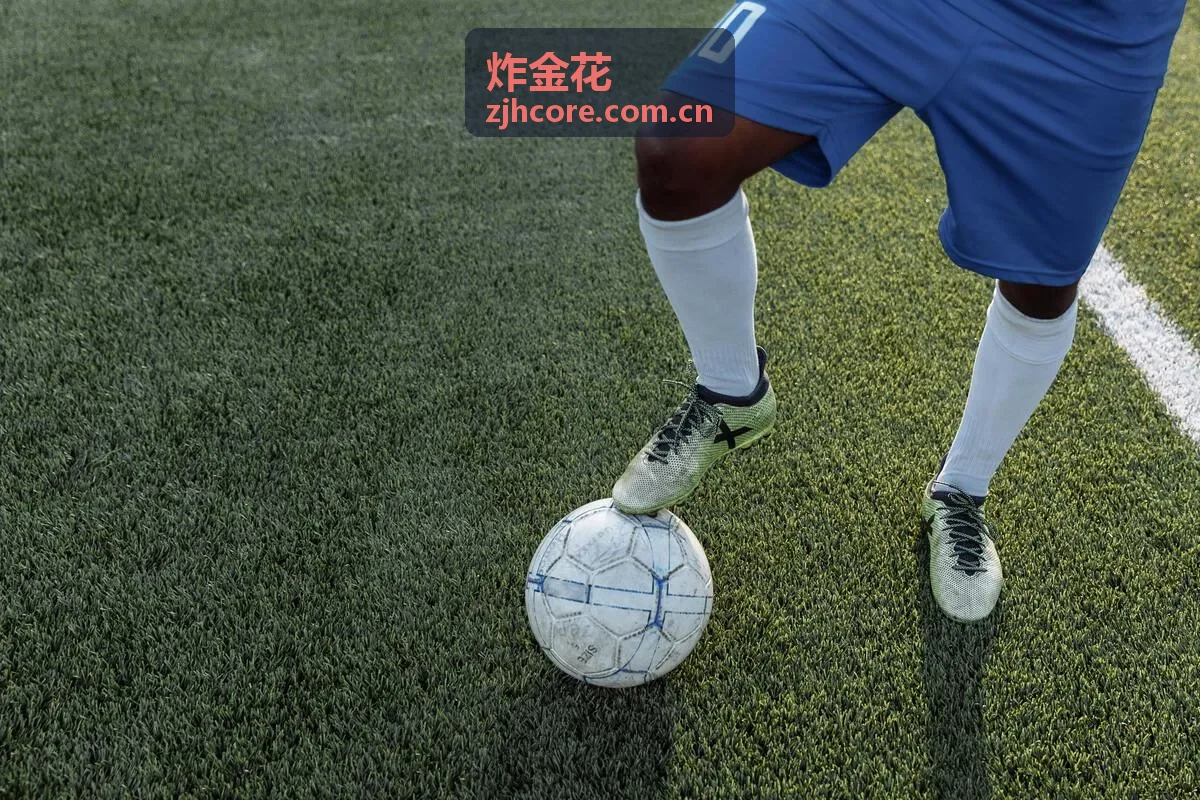 炸金花朋友聚餐后的轻松互动